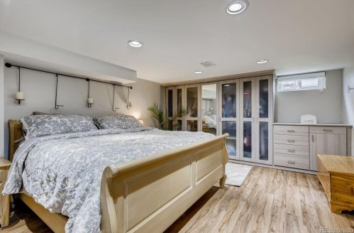 3070 Washington St, Englewood CO  80113-1672 exterior