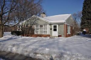 3618 Church St, Evanston, IL 60203-1633