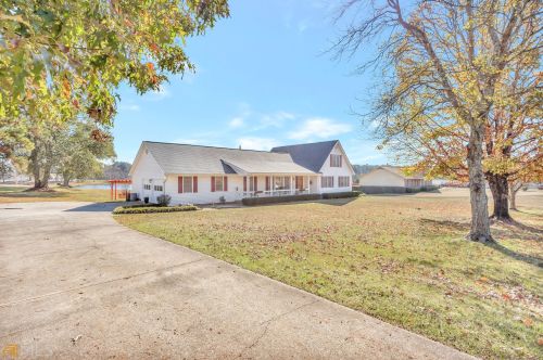233 Bear Creek Trl, Hampton, GA 30228-2265