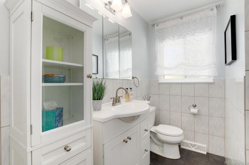 1080 Briarwood Dr, Denver CO exterior