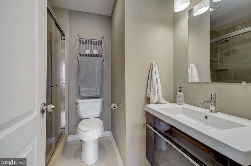 1333 Howard St, Philadelphia PA 19122-3209 exterior