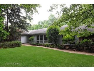 2725 Edgewood Ln, Bannockburn, IL 60015-1616