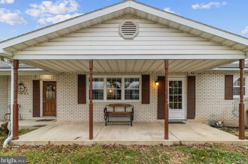 48 Calvin Unger Ln, Berkeley Springs WV 25411-5181 exterior
