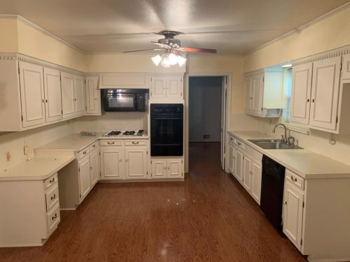 3911 Cedarbrush Dr, Dallas, TX 75229-2704