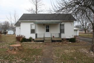 603 Maple Ave, Minier, IL 61759-7573