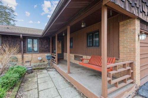 661 Sycamore Dr, Elk Grove Vlg, IL 60007-4624