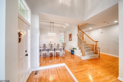 19 Skyview Dr, Paterson NJ  07508-3142 exterior