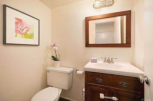 17 Woodfern, Irvine CA  92614-5457 exterior