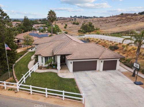 14229 Dove Cyn Dr, Riverside CA  92503-6418 exterior