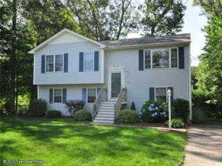 56 Boylston St, Warwick, RI 02889-6051