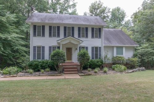 899 Thompson Rd, Pegram, TN 37143-2408
