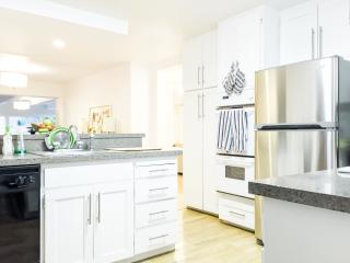 1275 Bay St, San Francisco CA  94123-2383 exterior