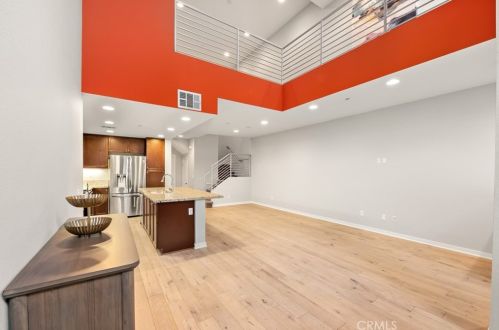 543 Rockefeller, Irvine CA  92612-7175 exterior