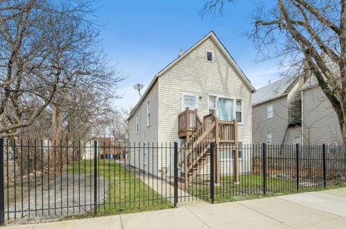 1818 69th St, Chicago, IL 60636-3224