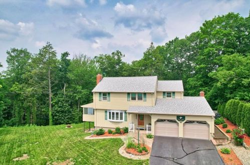7 Hemlock Rdg, Kensington, CT 06037-1826