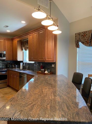 17 Arcadia Dr, Lakehurst NJ  08759-6160 exterior