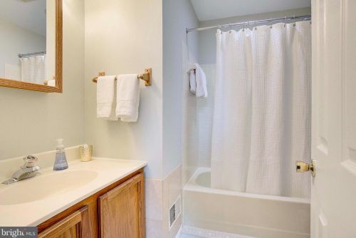 285 Michener Ct, Severna Park MD 21146-2051 exterior