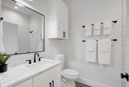 4703 Delores Ave, Austin TX  78721-2001 exterior