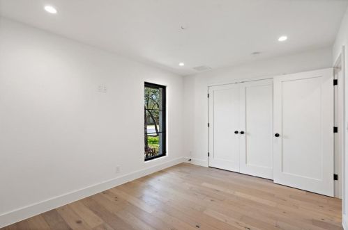 4211 Burney Dr, Austin TX  78731-1207 exterior