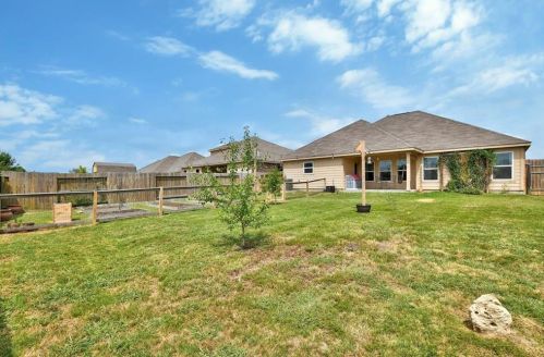 1265 Twin Estates Dr, Uhland TX 78640 exterior