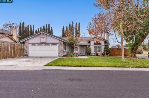 630 Silvertop Way, Vacaville, CA 95687-7341