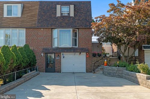 9314 Lansford St, Philadelphia, PA 19114-3617