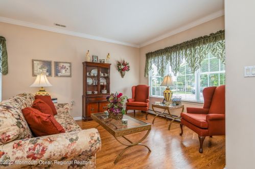 31 Dunrovin Ct, Lakehurst, NJ 08759-6059