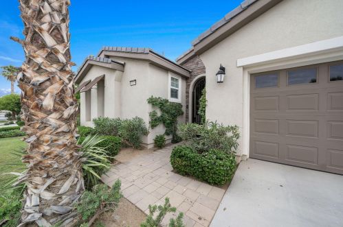 61419 Sapphire Ln, La Quinta, CA 92253-8233