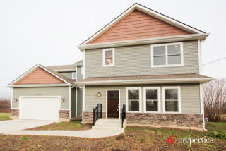 939 Belle Plaine Ave, Gurnee, IL 60031-3704