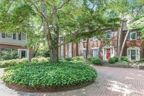 5243 Glenridge Dr, Atlanta, GA 30342-1352