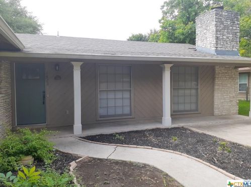 1423 Hummingbird Ln, Seguin, TX 78155-4009