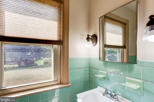 1992 Drexel Ave, Lancaster PA  17602-3365 exterior