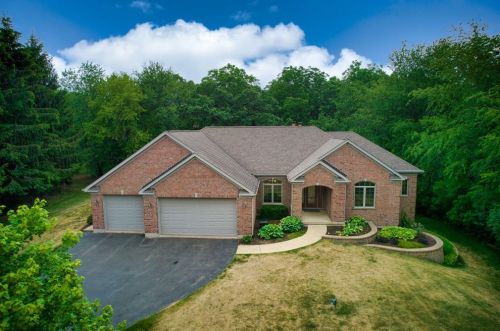 7215 Edgewood Ct, Spring Grove, IL 60081-9394