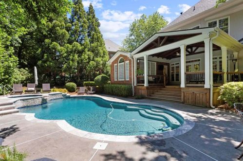 1500 Brookhaven Trce, Atlanta GA  30319-2557 exterior