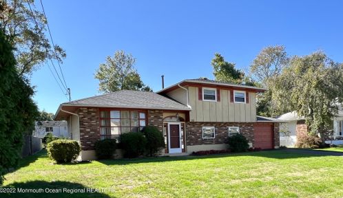 99 Wynnewood Ct, East Freehold, NJ 07728-2814