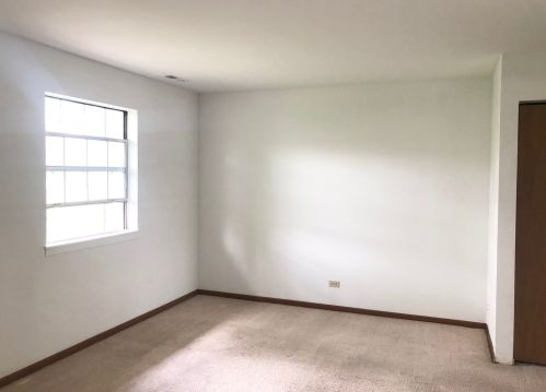 69 Gant Cir, Streamwood, IL 60107-2508