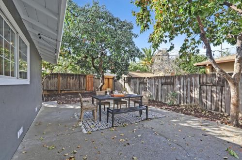 387 Smithwood St, Milpitas CA  95035-4126 exterior