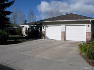641 20th St, Eagle Crest OR  97756-8811 exterior
