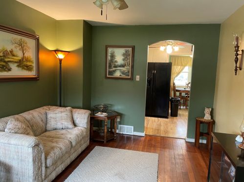 912 Van Buren Ave, Nelson, IL 61021-3461