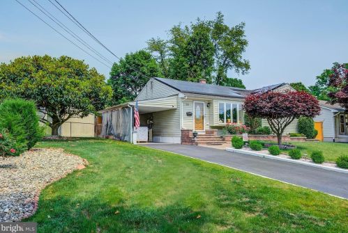 70 Hardwick Dr, Trenton, NJ 08638-2414