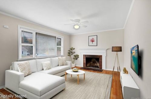 70 Griffin Rd, Wapping CT  06074-1212 exterior
