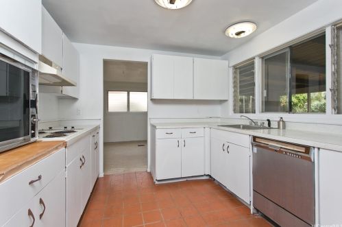 4318 Piikea Pl, Honolulu, HI 96818-1840