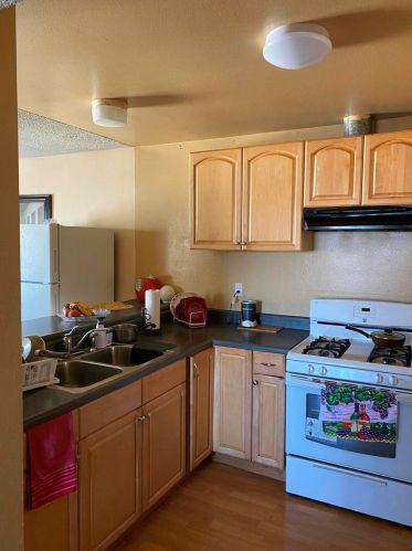 1320 Friedrich Ln, Oxnard, CA 93033-4242