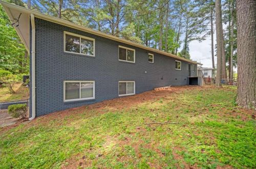 3007 Dogwood Dr, Atlanta GA  30344-3905 exterior