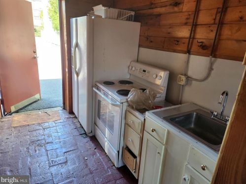 628 Market St, Lancaster PA  17603-3021 exterior