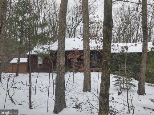 28 White Oak Dr, Carlisle, PA 17015-9169