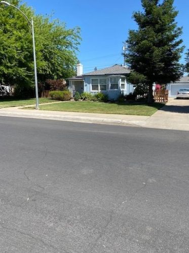 711 Palm Ave, Lodi, CA 95240-0921