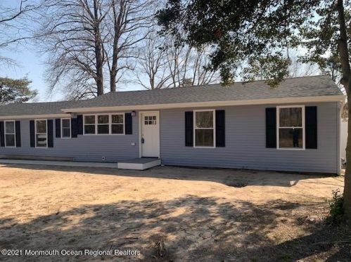 179 Ocean Gate Dr, Berkeley Township, NJ 08721-1336