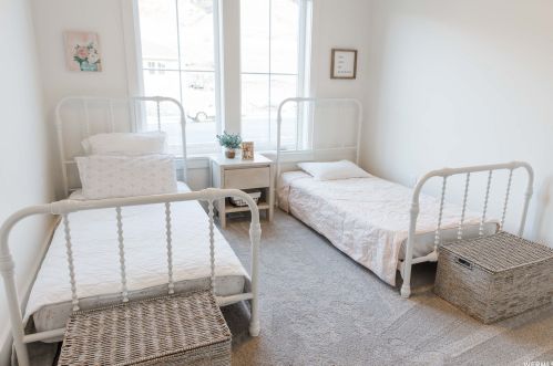 379 Sarah St, Providence UT 84332-9637 exterior