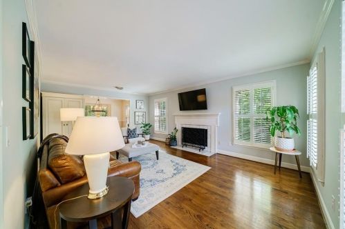 2104 Defoors Mill Dr, Atlanta GA  30318-2368 exterior